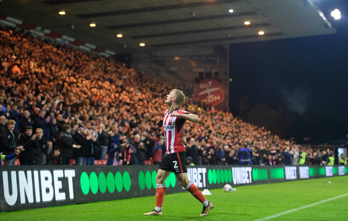 LincolnCity_FC's tweet photo. 😍 Lasse Sorensen you are incredible!

#WeAreImps https://t.co/BBkNwclu4i