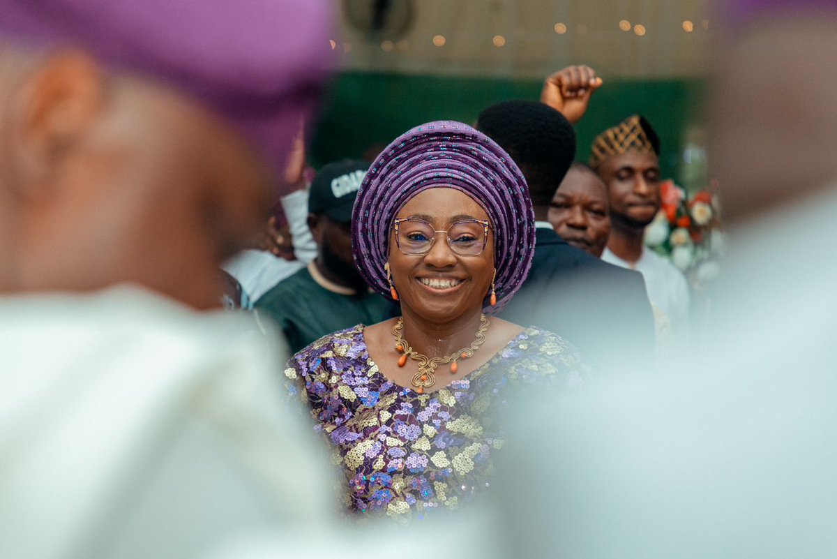 bisiafayemi's tweet photo. On Saturday October 22nd, my husband and I joined Governor @biodunaoyebanji and HE Dr @YemibOyebanji at a Thanksgiving Service and reception to commemorate their first year in office. https://t.co/VSP1HJssjd