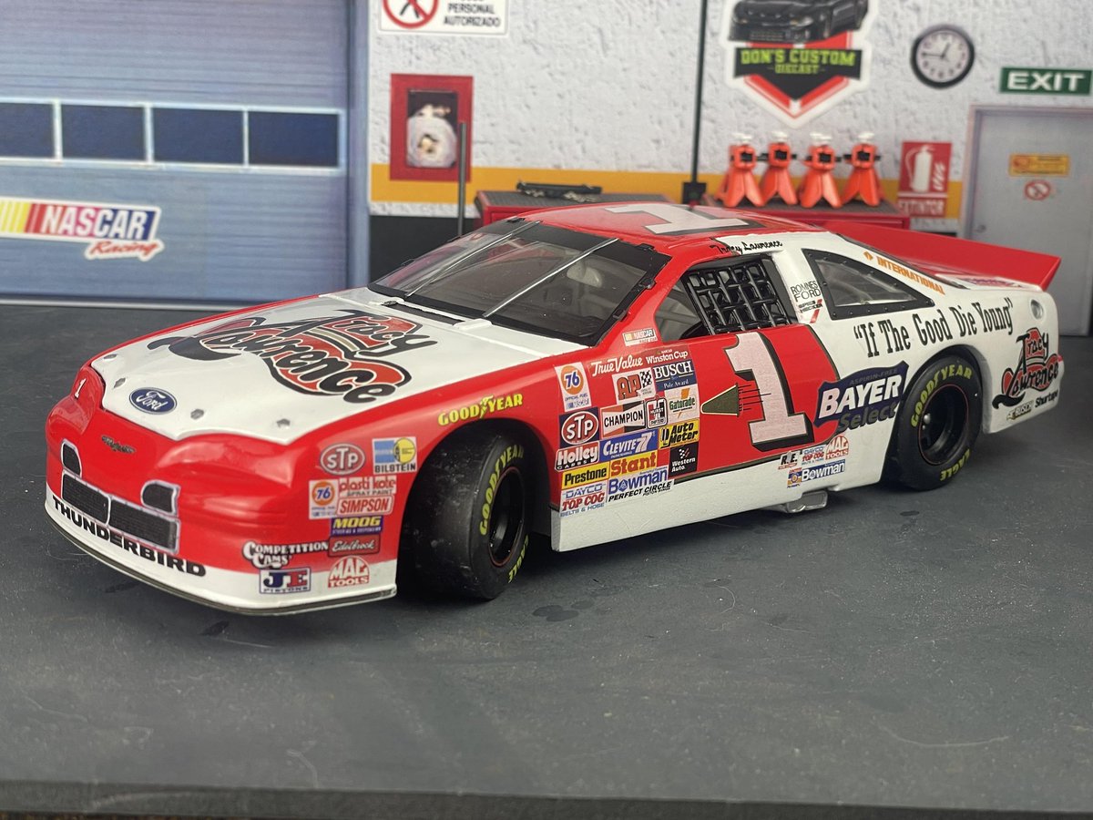 2009Chief's tweet photo. @tracy_lawrence would I be able to send this custom 1/24 scale car to you to get signed? https://t.co/CjrZYkERn3