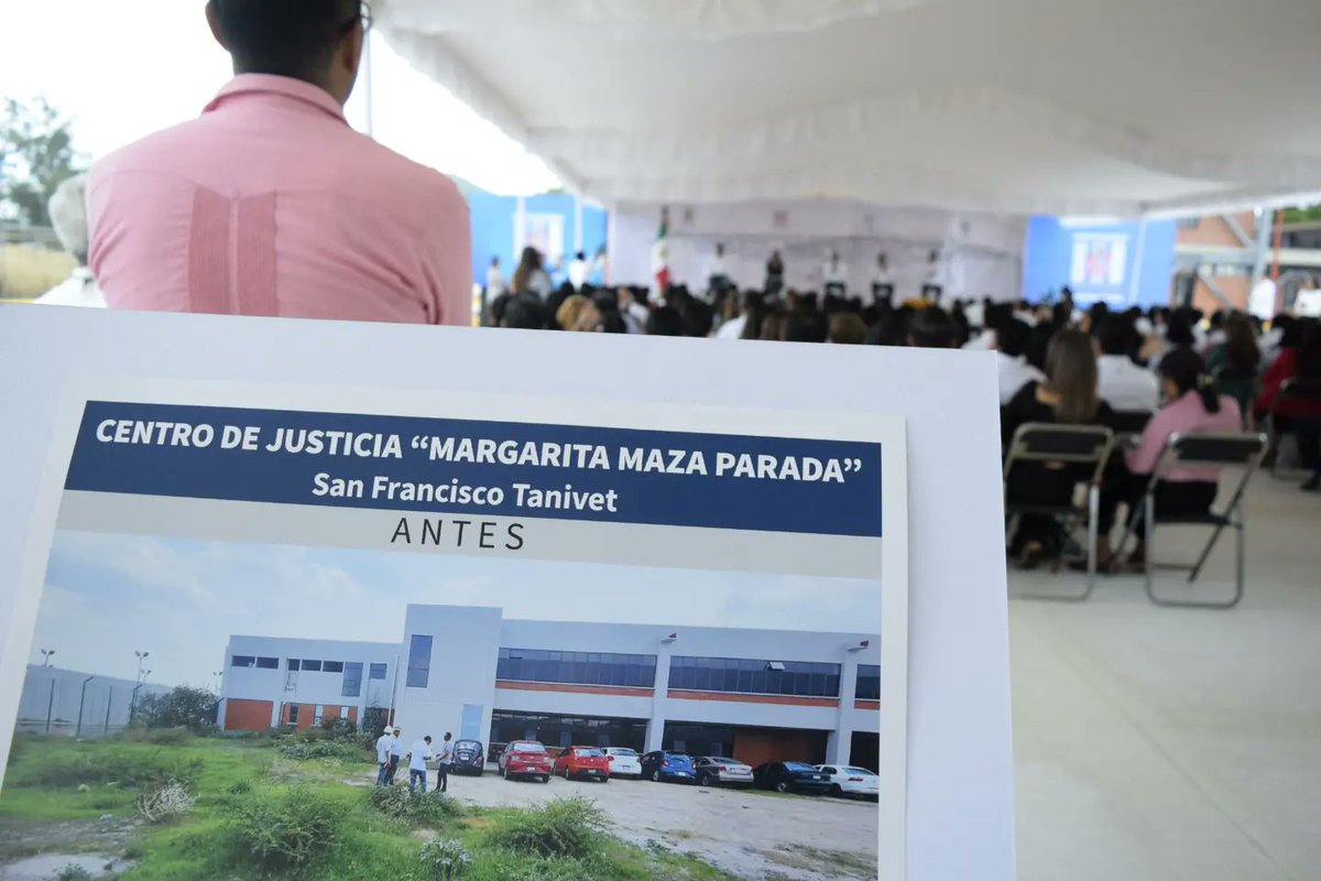 Asistimos al evento representativo de inauguración de la pavimentación de los estacionamientos de los Centros de Justicia; 'Manuel Sabino Crespo' en Ejutla de Crespo; 'Margarita Maza Parada' en Tanivet; 'Del Istmo' en el Espinal; 'General Porfirio Díaz' en Miahuatlán y 'Antonio🧵