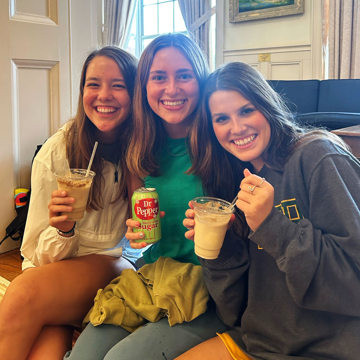 One great tradition deserves another. 💚💛

#BaylorHomecoming 🤝 Dr Pepper Hour