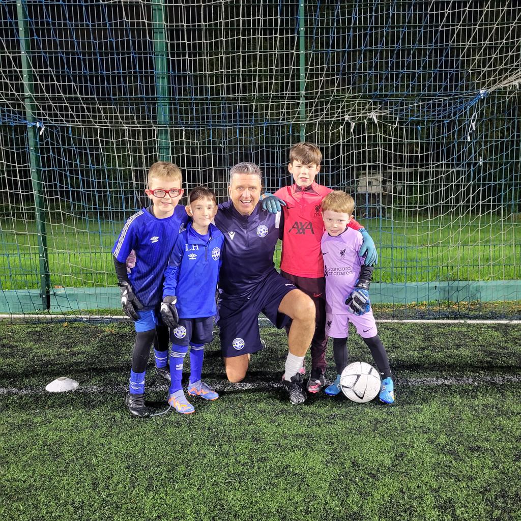crumlinunited's tweet photo. And the next generation starts for Rowly,

Rowly has been training @crumlinunited Goal Keepers for 22 years now and these four lads are in week two of their training program.

Massive thank you to @RowlyGoalie for all you hard work.
🔵⚪️🔵⚪️🔵⚪️🔵⚪️🔵⚪️🔵 https://t.co/JJIg4hLFTU
