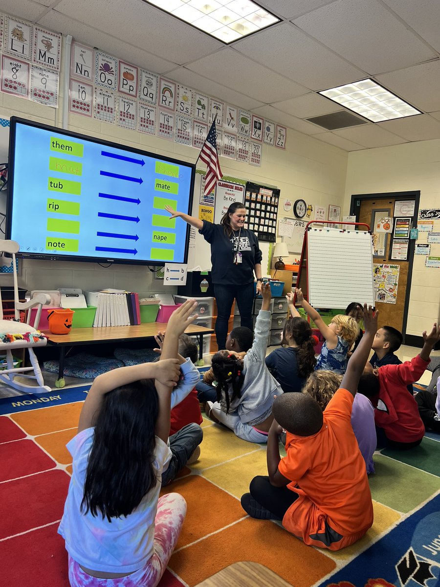 📚✨ Exploring the magic of structured literacy with a phonics lesson today in 1st grade! Empowering students with essential skills, one phoneme at a time! #StructuredLiteracy #pitnerpride🌟