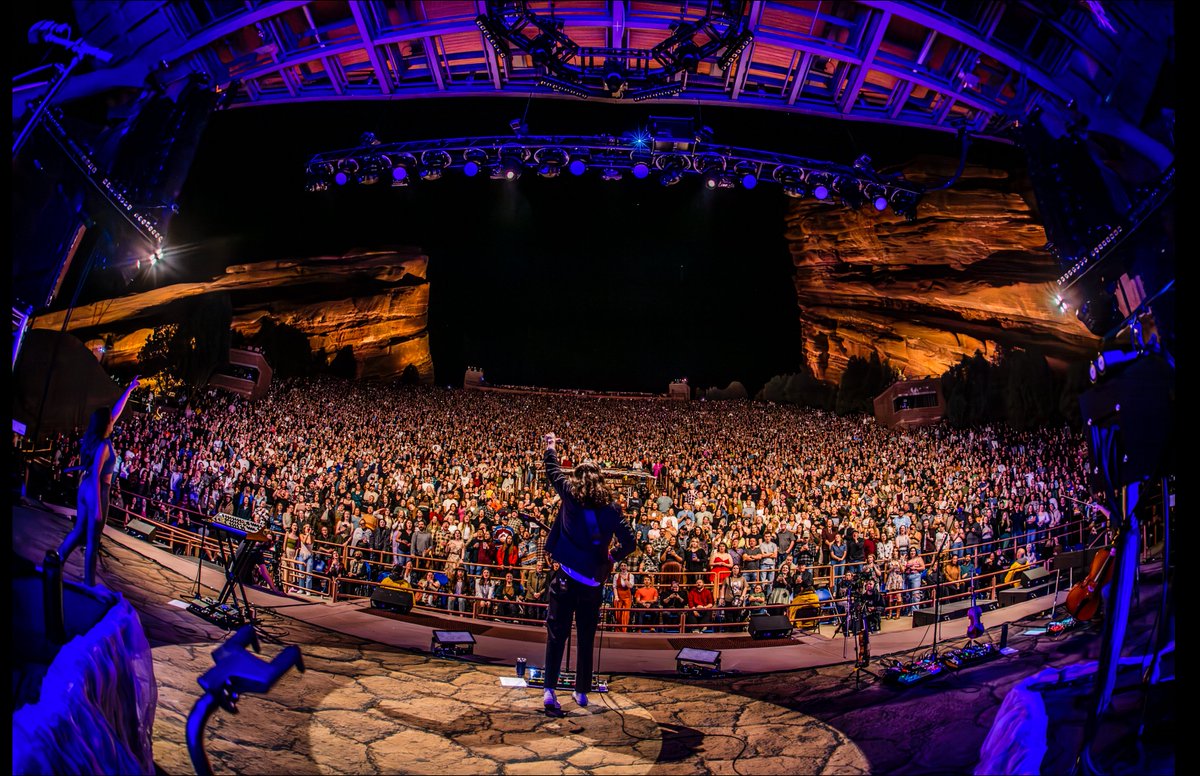 ruthlessimagery's tweet photo. Raw vs Edited. The real reason I stay up til 4am on the tour bus. 
#Hozier at @RedRocksCO . 
Shot on the Nikon D6, 1/125 f4.5 ISO 1600. https://t.co/Miit3yswDt
