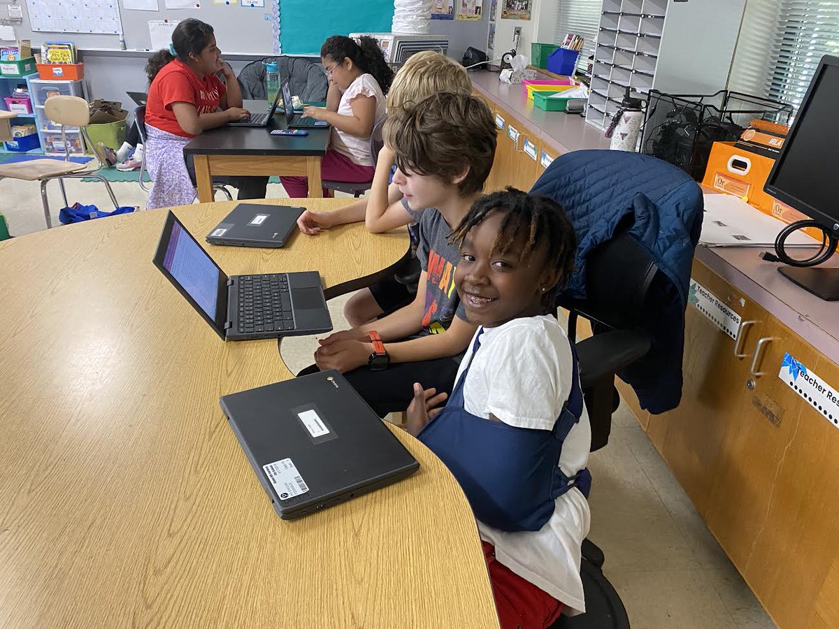 SwansonL16's tweet photo. We had fun celebrating our narratives by sharing them with our classmates! @EphesusElem https://t.co/dpitIPQn5I