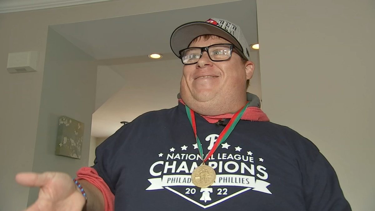 SONewJersey's tweet photo. Way to go Jason! Thanks for spreading the love! 🥇🥈🥉 @Phillies @6abc #SONJ #Inclusion https://t.co/fUK8lyEsr7