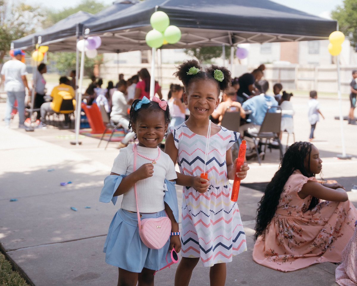 #Good Weekend 

Sat. Oct 28th
Portrait of a Family Workshop 👨‍👩‍👦‍👦
- A workshop created to build #healthy families.
Single, Dating, Engaged or Married,
Childcare will be provided!

AND

Sun. Oct 29th
Family &amp; Friends Day

RSVP NOW
linktr.ee/higherdimensio…
