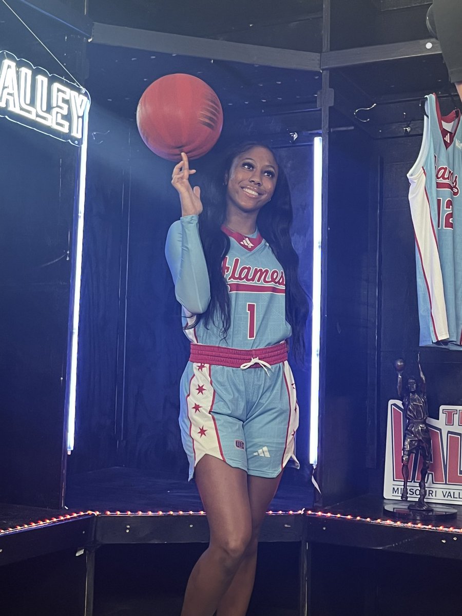Some flicks from #MVCTipOff23 

#FireUpFlames