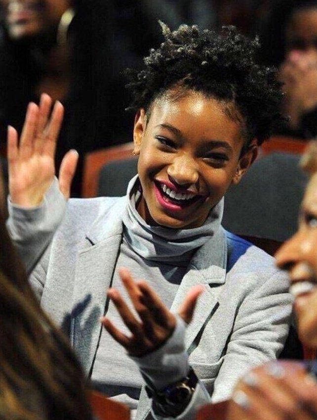 WemaHotWingz's tweet photo. Pane akamboonawo .bling 4 asina kupfeka hat? https://t.co/iZf0uNWTP6