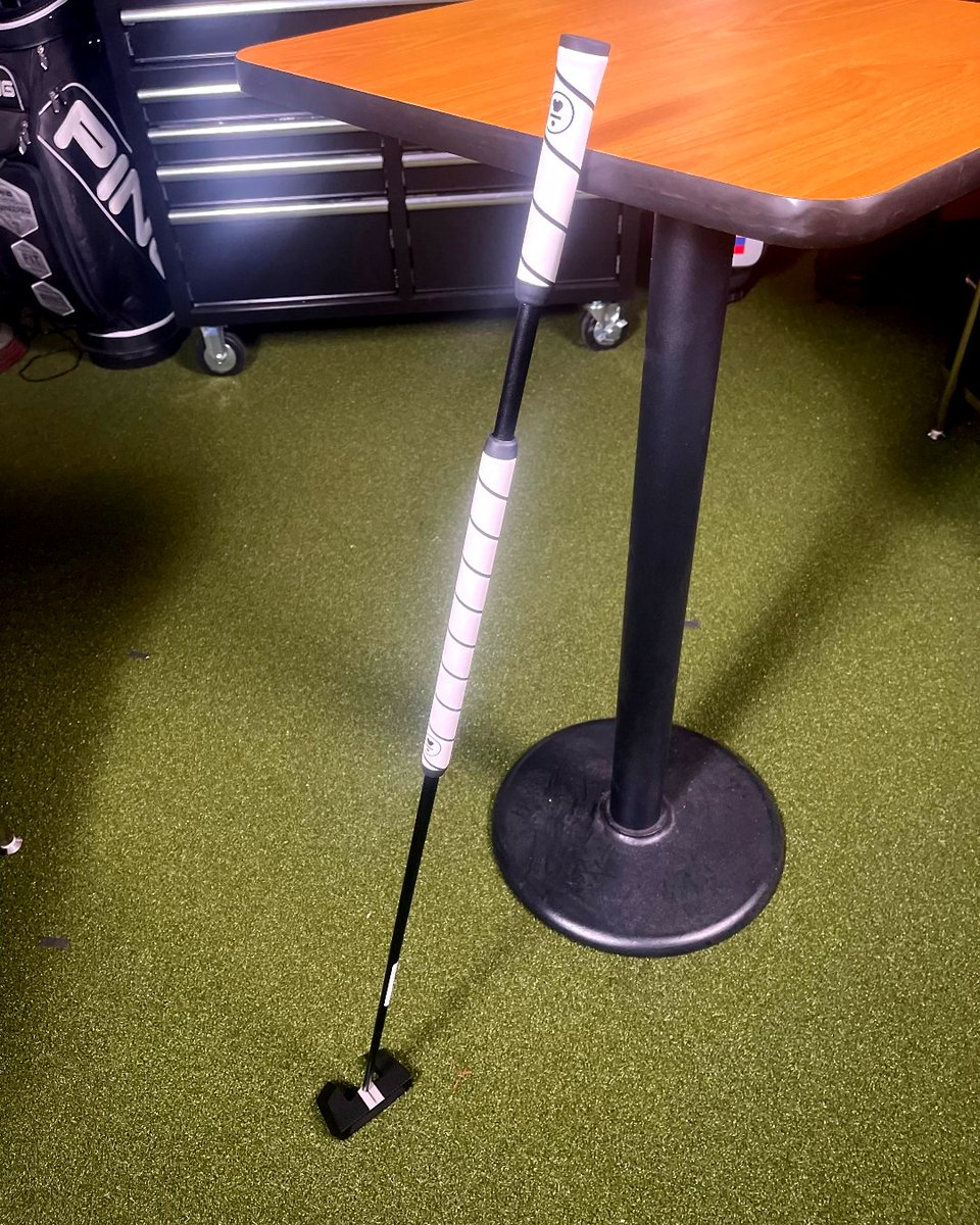 2ndSwingGolf's tweet image. Check out this week's stunning #TradeInTuesday find! 😍

This @labgolfputters  MEZZ.1 Max Broomstick - the same model favored by golf pros Adam Scott and Lucas Glover was recently traded in! ⛳ 

Now available online! bit.ly/3Frihk2
#labgolf #2ndswinggolf #golf