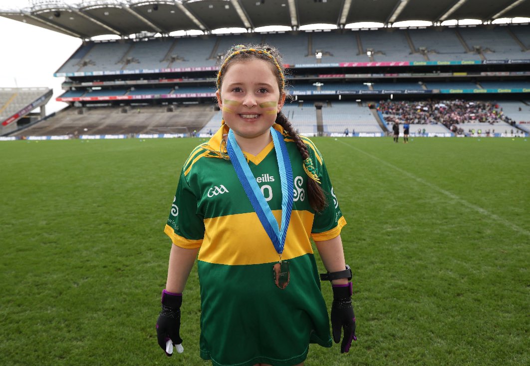 When <a href="/deagers/">Damien Eagers Photo</a> is on duty at the <a href="/cnambnaisiunta/">Cumann na mBunscol</a> finals in Croke Park you get photos like this… 🥰💪 

<a href="/ScoilOilibheir/">Scoil Oilibhéir</a> 💚💛💚💛