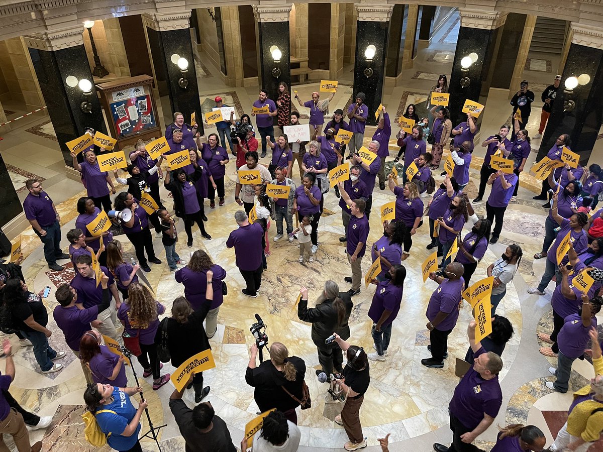 Voces de la Frontera Action (@vdlf_action) on Twitter photo LIVE: Working-class families, immigrants, and children who deserve a better future join <a href="/SEIUWI/">SEIU WI StateCouncil</a> & VDLFA at #WisconsinStateCapitol to oppose anti-democratic SB488 #VotersDecide #FairMaps
➡️ facebook.com/VocesdelaFront… LIVE: Working-class families, immigrants, and children who deserve a better future join <a href="/SEIUWI/">SEIU WI StateCouncil</a> & VDLFA at #WisconsinStateCapitol to oppose anti-democratic SB488 #VotersDecide #FairMaps
➡️ facebook.com/VocesdelaFront…