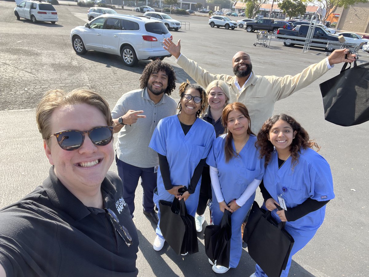 CaityMapleD5's tweet photo. Thank you to the Florin Road Partnership and SMUD for organizing the Florin Road Business Walk this morning - #TeamCaity was out getting to meet some of our small business owners and ran into the brand-new mural at FoodMaxx! #ThriveInD5 https://t.co/7bk6Manumy