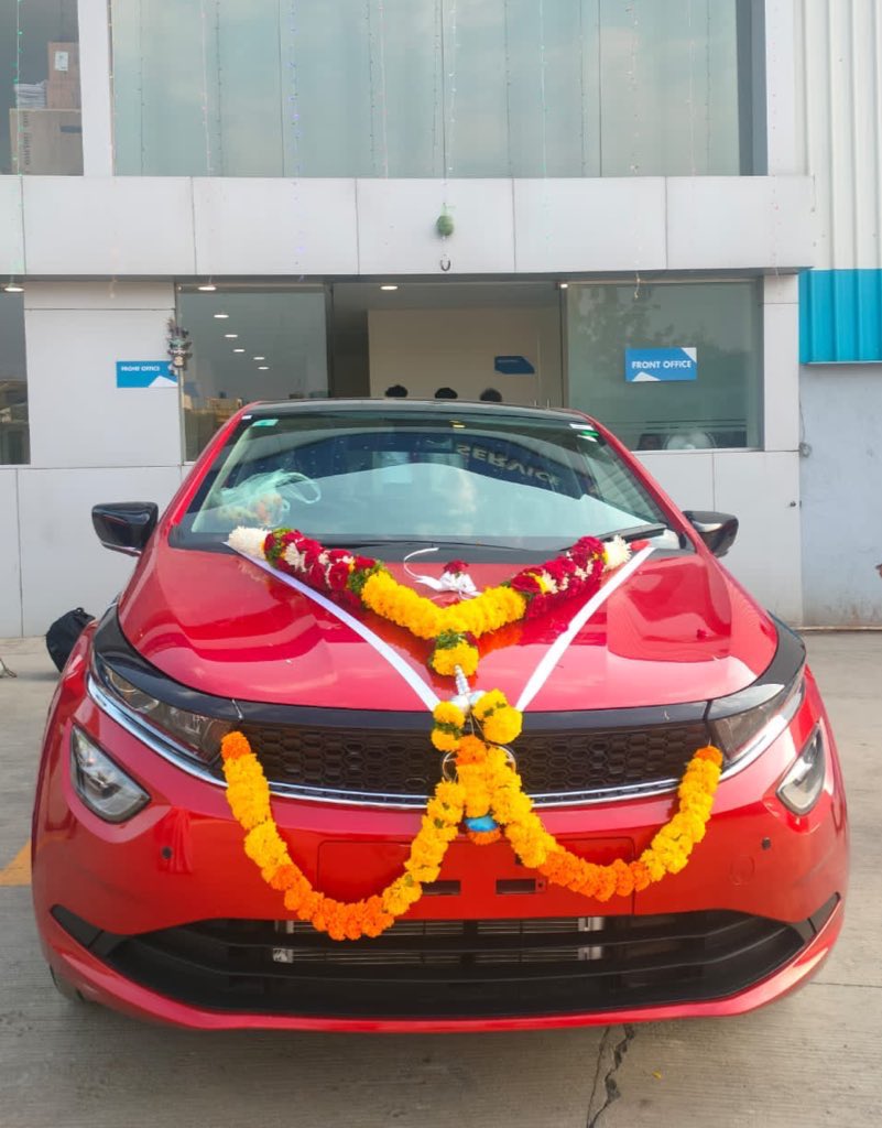 hayekasamlage's tweet photo. Finally…..My new wheels 🥹🫶❤️
#selfearned ❤️ https://t.co/SmmjlONZJ2