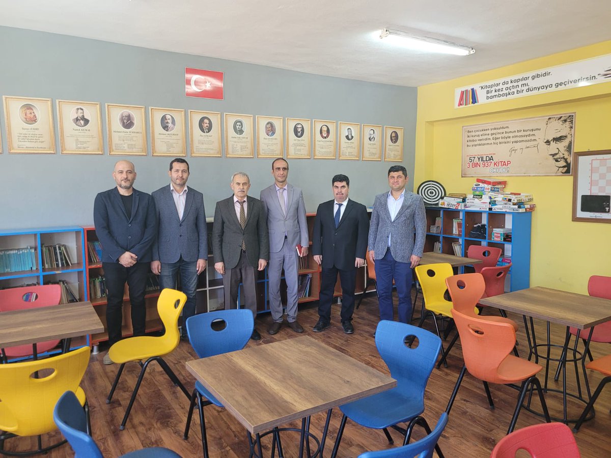 KaleKitapOkuyor's tweet photo. Denizli İl Milli Eğitim Müdür yard.Ragıp Çelik  ve Şube Müd.Yavuz Çağlar ile Gülbağlık  ve Gölbaşı  okul kütüphanelerini ziyaret  ettik. 
@ArgeDenizli 
@emre_caliskan 
@RagipCelik 
@Yavuzcaglar58 
@YTEMEL3 
@20zgi 
@sinemkacmaz
@kalemem20
@ynsozn29 
@Gulbaglik20 
@aliyesil09 https://t.co/qOutoOoFA7