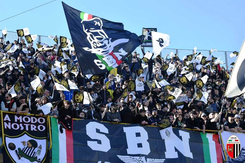 Fischio d’inizio al “Del Duca”, sabato 28 ottobre ore 16:15 #ascoliparma #ascpar #AscoliCalcio1898 #infobiglietti #parmacalcio1913 #SerieB

oggisportnotizie.it/2023/10/ascoli…