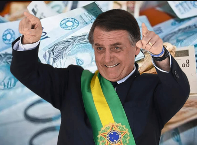 BANDIDO FINANCIA BANDIDO

1.365 pessoas com mandados de prisão doaram dinheiro para o ex-presidente Jair Bolsonaro.

O levantamento levou em consideração todas pessoas com registro de mandado de prisão registrado no Banco Nacional de Monitoramento de Prisões (BNMP).

Um único