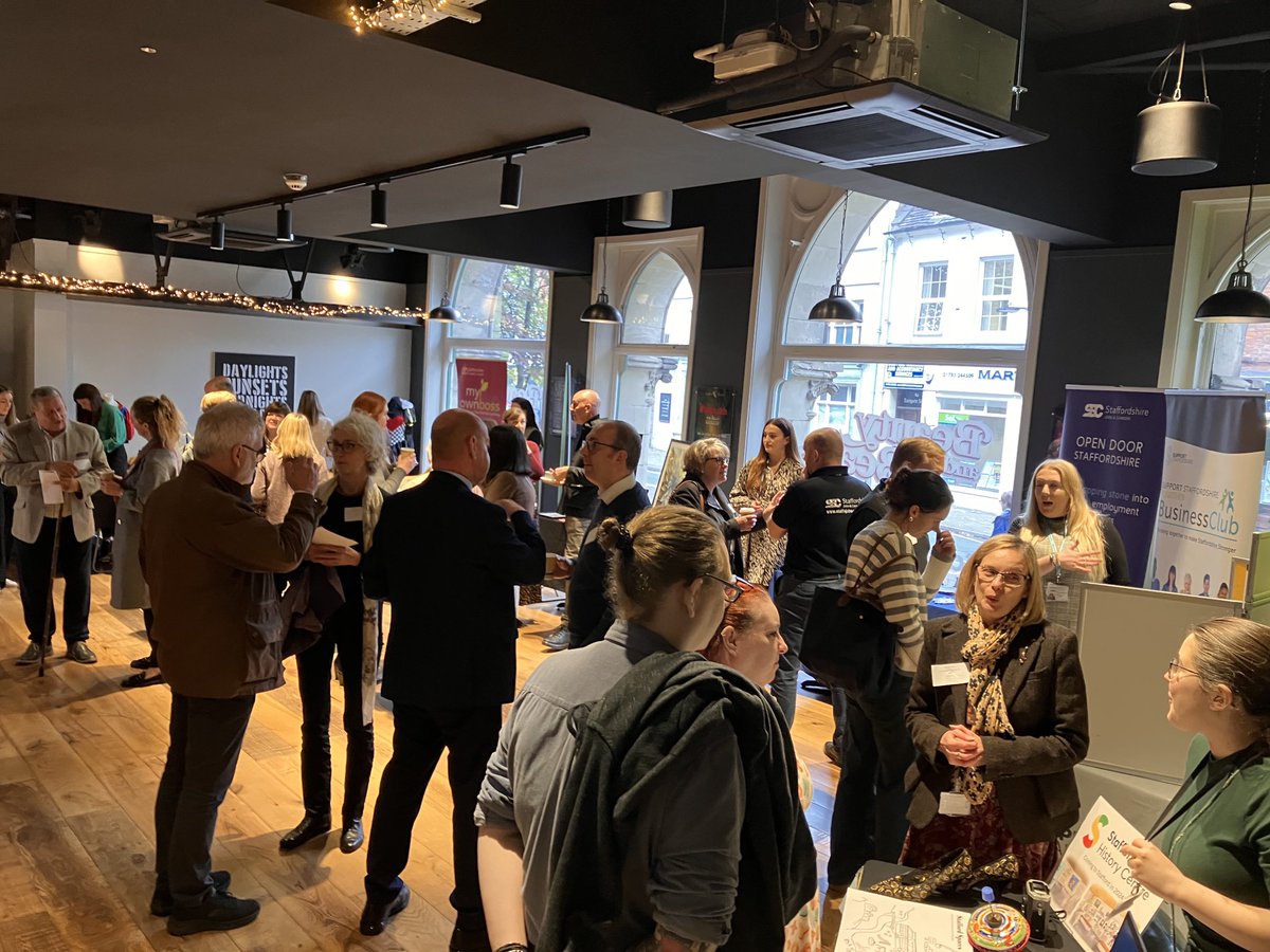 Staff_Gatehouse's tweet photo. Very proud to host ⁦@WeareStaffs⁩ Ambassadors network event today. 🤝 Fascinating presentations from ⁦@EmmaBridgewater⁩ ⁦@WeAreWoolcool⁩ ⁦@TitanicBrewers⁩ 
⁦@fiftiesbaby⁩ 
⁦@MakingArtTrails⁩ 😊 #wearestaffs https://t.co/2ggSMJhtKW