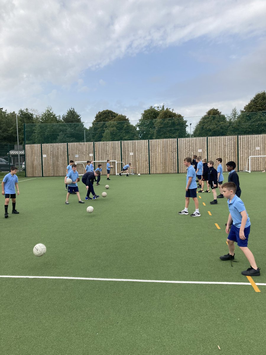 Some of the work on our GAA skills of hurling, football and handball the 4th and 5th class boys of @maynoothbns have been working on over the last few weeks! A special thank you to Mr. McBrearty, Mr. McGrath, Mr. Forde and @Claugherty for running our morning hurilng sessions!
