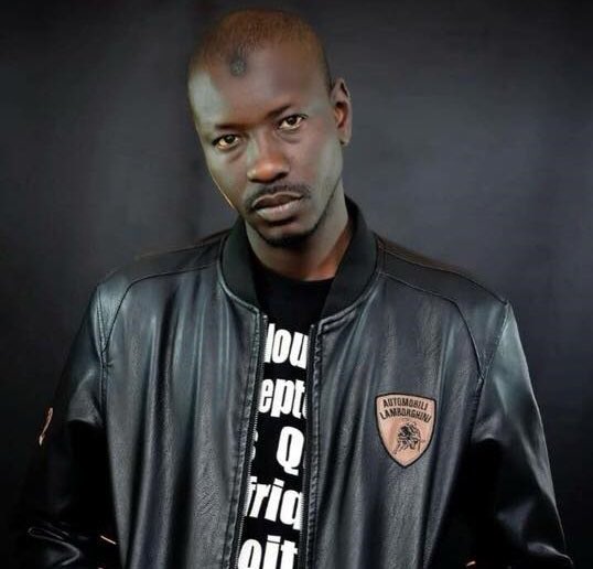 Je m’appelle Abdou Karim Gueye je suis détenus arbitrairement par Macky Sall. #FreeSenegal