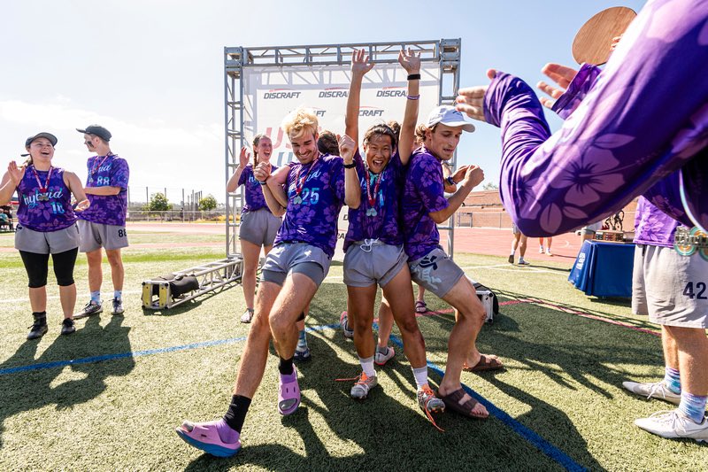 cdoehring7's tweet photo. Thanks @HybridUltimate for such a fun season 💙💜💙💜 Second at nationals was an unforgettable experience but all of my friends and teammates are more important than any medal. So proud of this team and can’t wait for next year! https://t.co/wMEfZJJP91