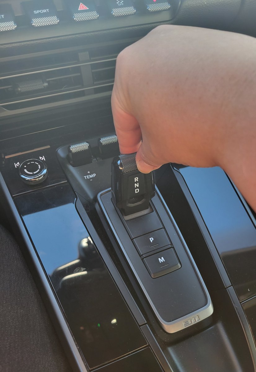 Andrea Petersen tweet media