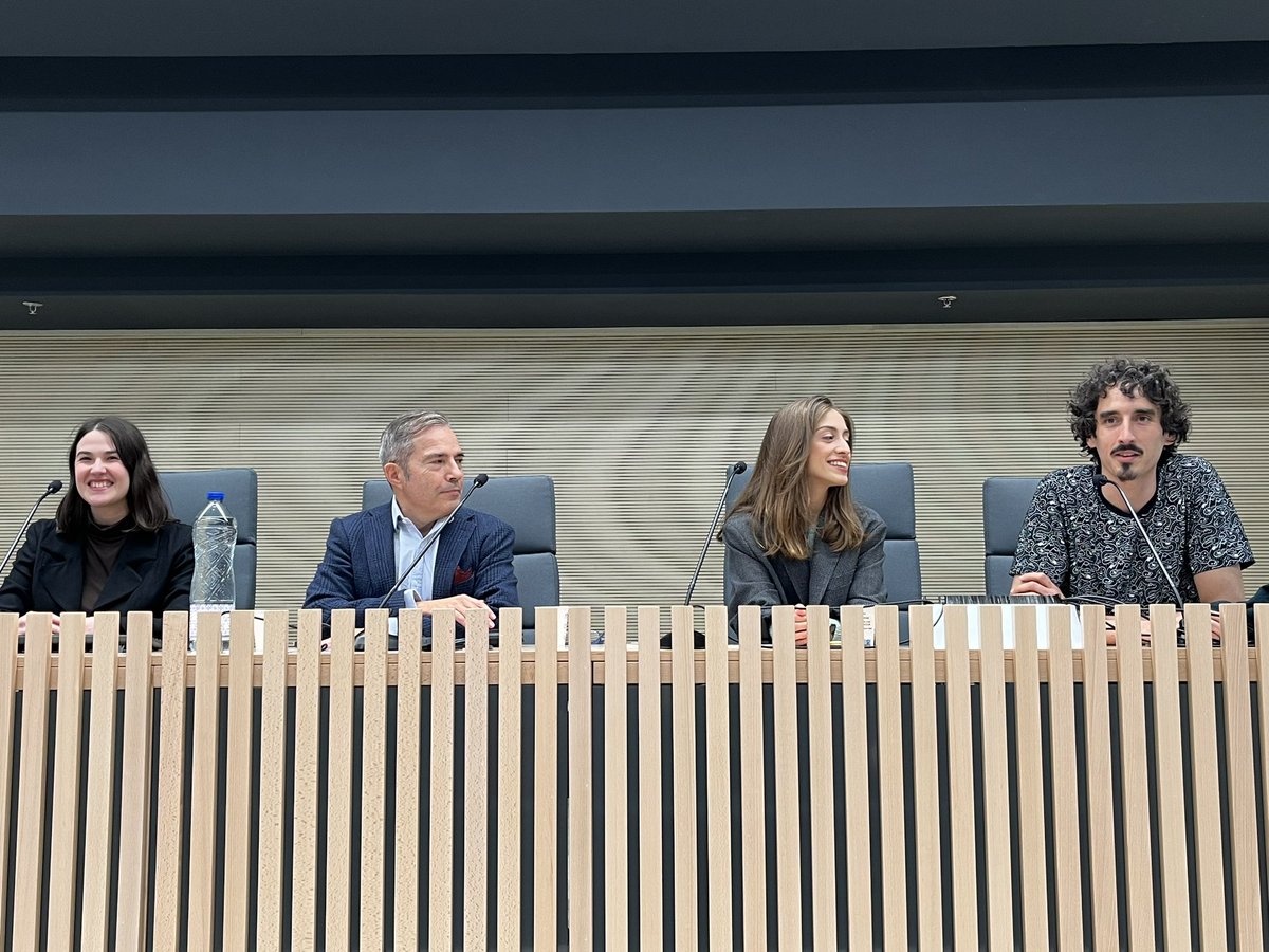 Adrián Nogales E. tweet media