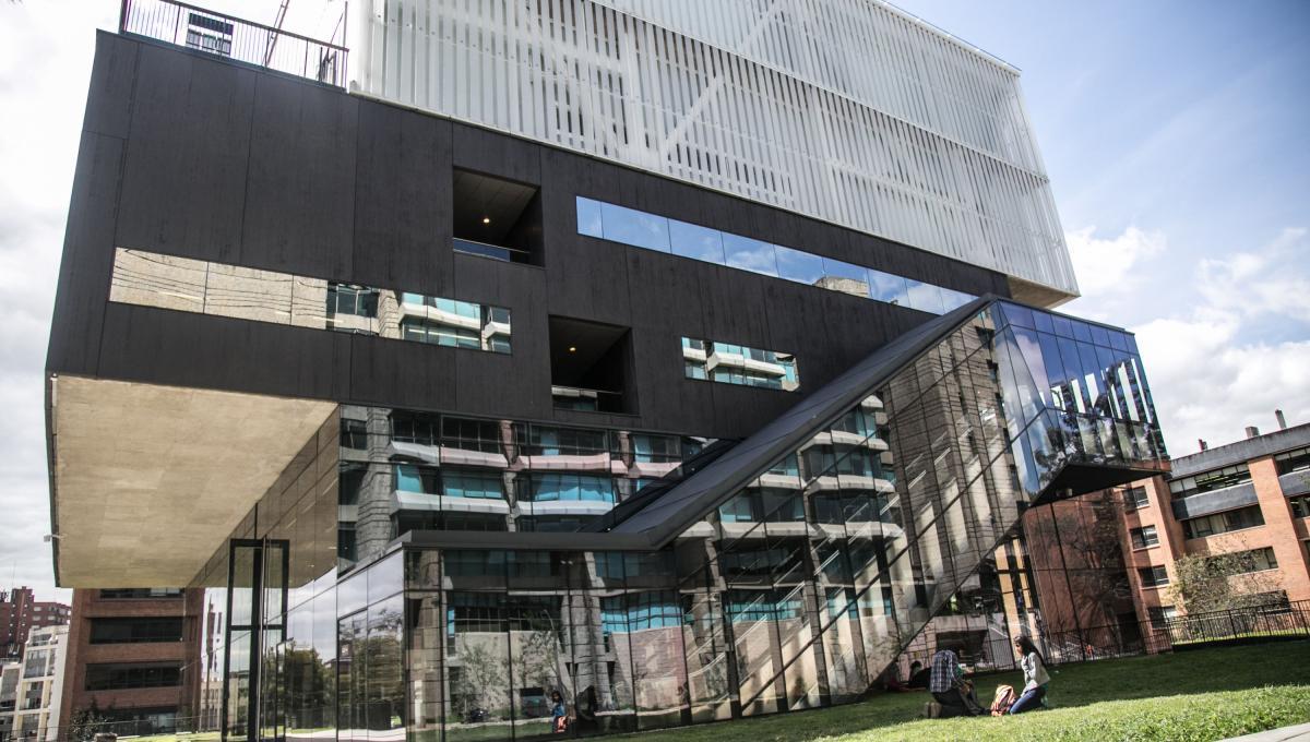 Citytv's tweet photo. Universidad Javeriana anuncia becas y beneficios para 2024: ¿Cómo aplicar? https://t.co/sw3zQAaDmA https://t.co/EWNDyGCMPj