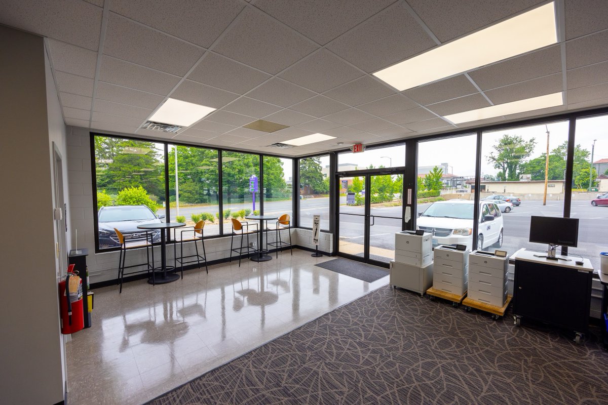 No parking permit? No problem! Our JMU Libraries Express location on South Main Street has four 15-minute, completely free parking spots. Drop in to print something or pick up a book – worry-free!
Learn more: lib.jmu.edu/parking-at-exp…