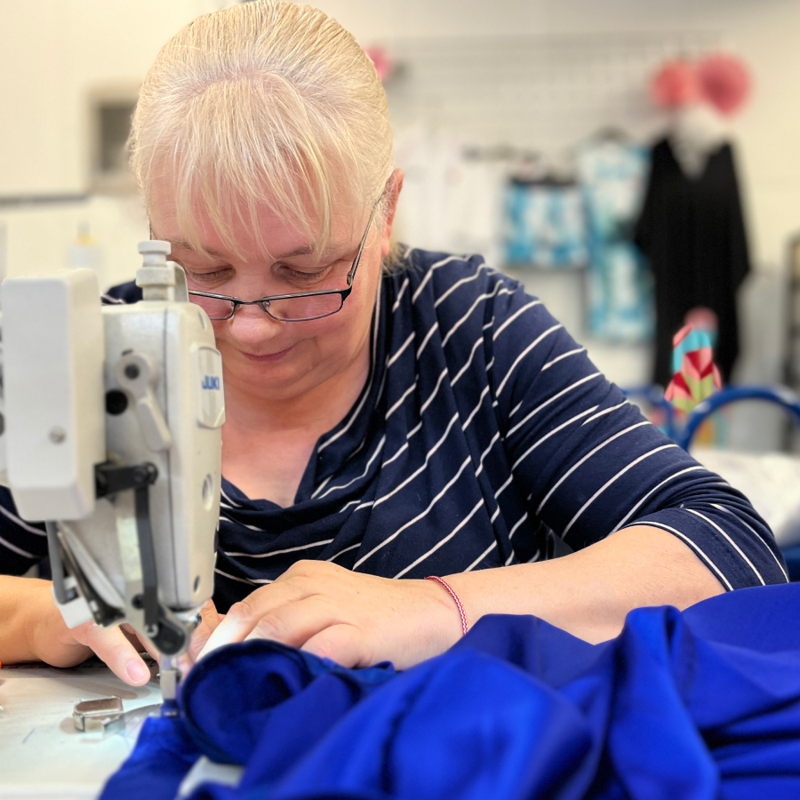 ❤️Meet the people who make up the leading ethically audited factory in the UK! 

fashioncapital.co.uk/sampling-produ… 

#ethicalfashion #madeintheUK #sustainablefashion