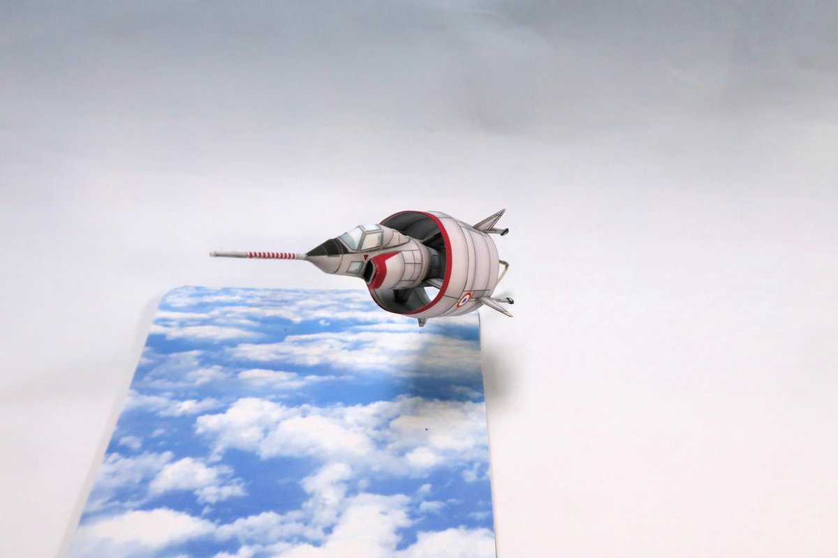 radar_hit4's tweet photo. #ペーパークラフト
SNECMA C450 coleoptere 
(scissors and planes) 1:144
コレオプテール完成です、1:300スケール型紙からの
拡大なのでディティールは色々緩いですが
面白い構造の機体を楽しめました、まぁ今月面白いものばかりですが https://t.co/7k6irHCj1v