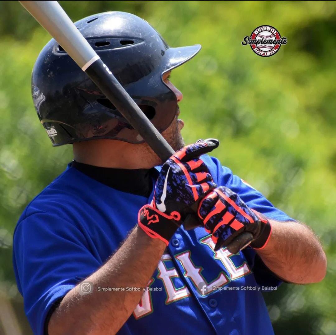 DiegoArcos14's tweet photo. Ecuatoriano que juega en Vélez Sarsfield.
Carlos Estéves es guayaquileño y es parte del equipo de béisbol de Vélez en Argentina.
El Dr Esteves además ejerce su profesión en ese país . https://t.co/GT4GzYsid2
