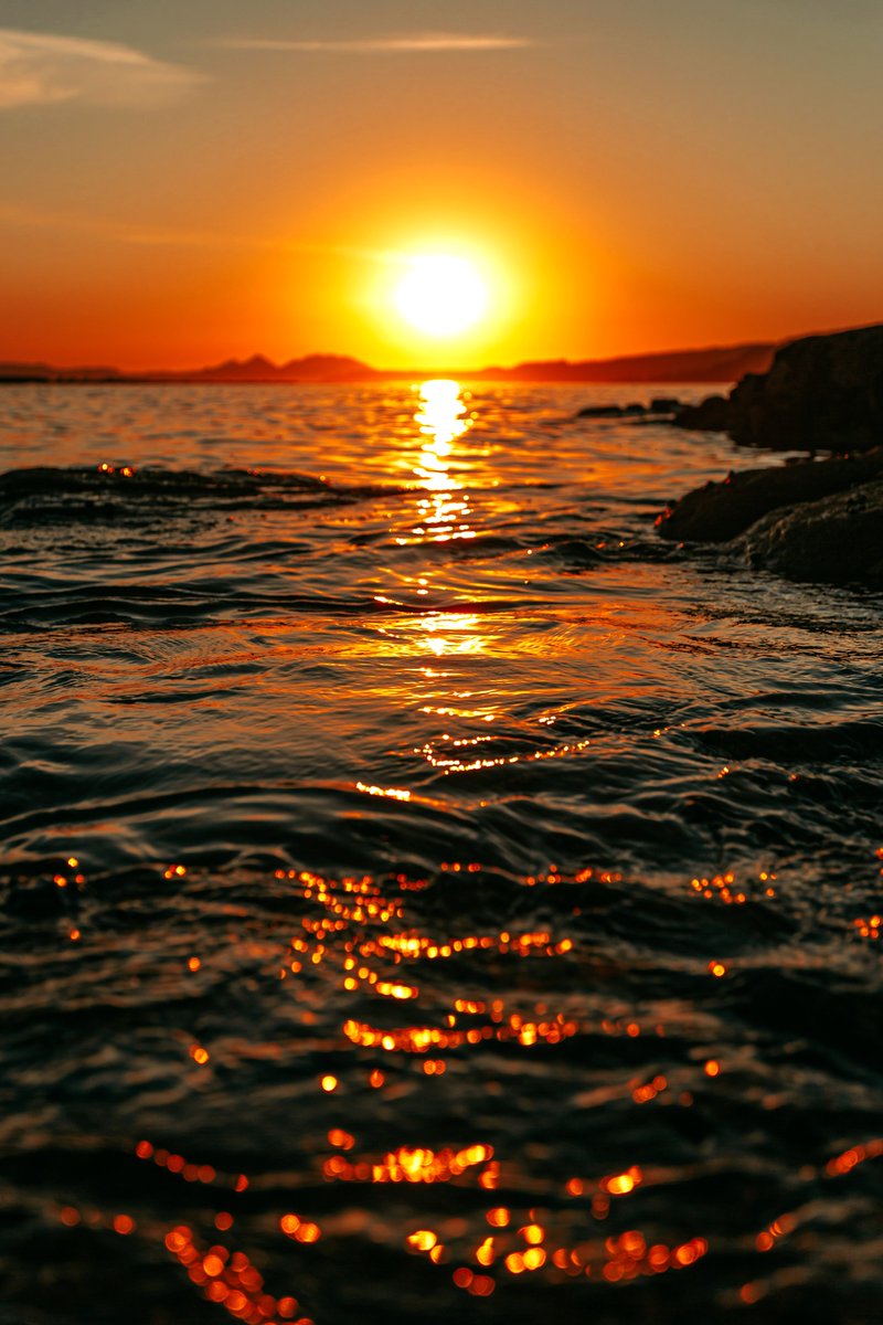 Where the sky meets the sea, magic unfolds 🌅💫
#sunsetparadise
