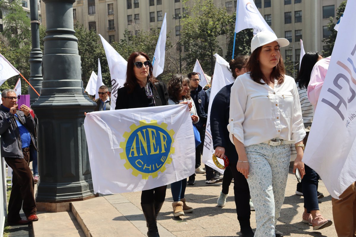 anefchile's tweet photo. 📸Una vez más dirigentes nacionales de la Agrupación solidarizaron con la jornada de manifestación.
#ANEFPresente #SIIEnParo https://t.co/sYFAubKIyA