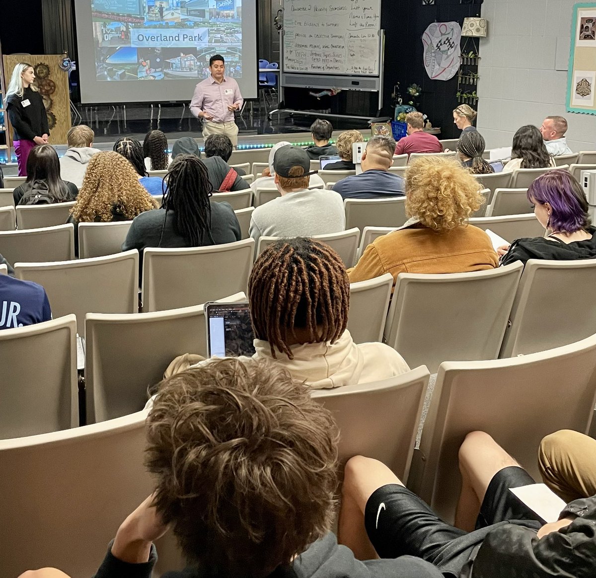 LauraHarsch1's tweet image. Kicking off #ClientConnectedProject @SMWestOffice #SMWELA3 with the @opchamber partner in #RealWorldLearning #MarketValueAssets