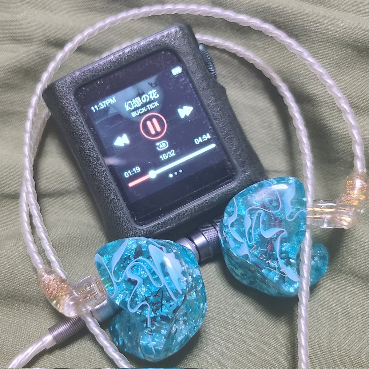 prognote_net's tweet photo. 信じられないです。悲しいです。
ご冥福をお祈りを申し上げます。
「幻想の花」を聴きながら
#桜井敦司 #BUCKTICK https://t.co/T3NR34GvUa