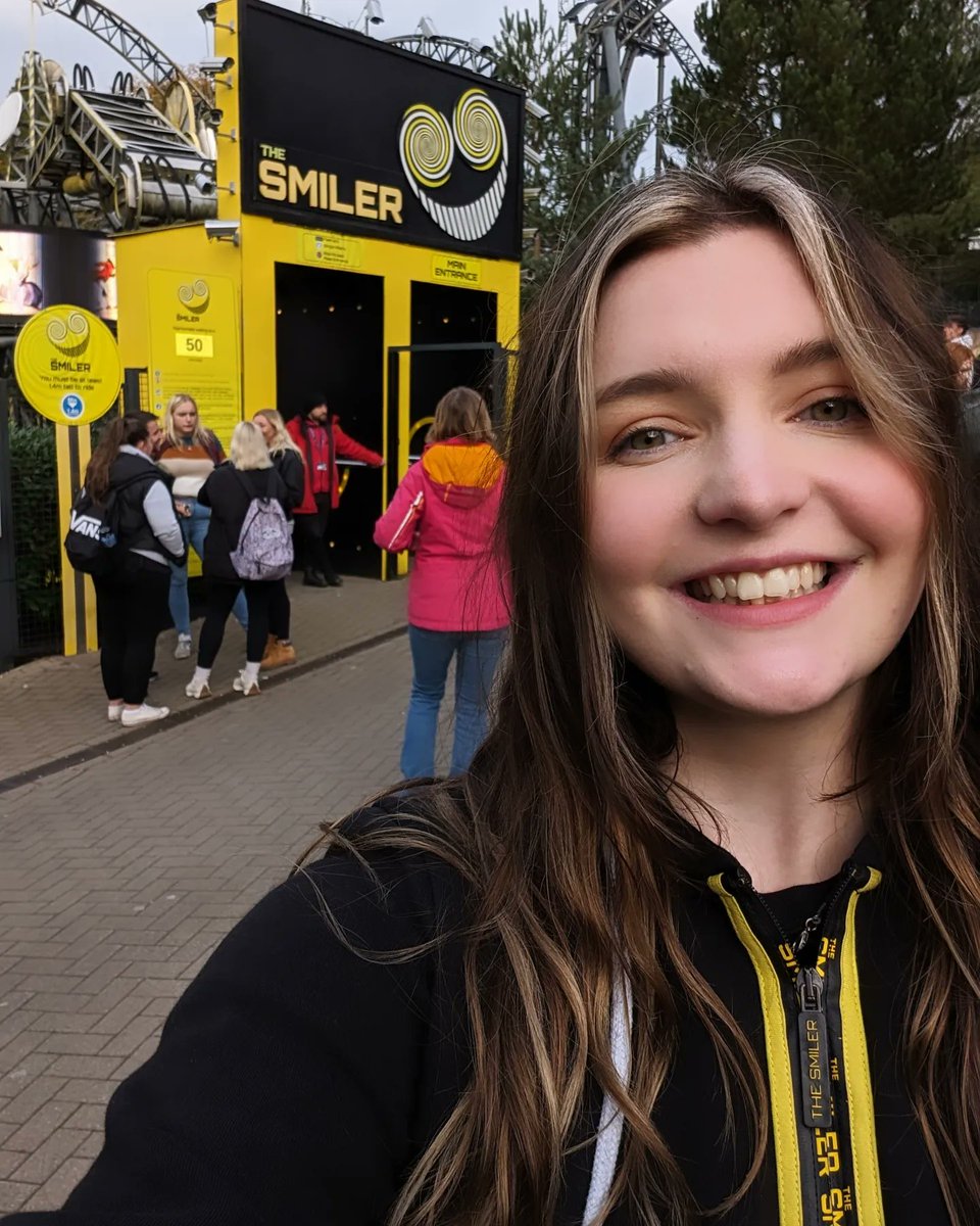 Smile always 💛🌀🖤 

📍 <a href="/altontowers/">Alton Towers Resort</a>