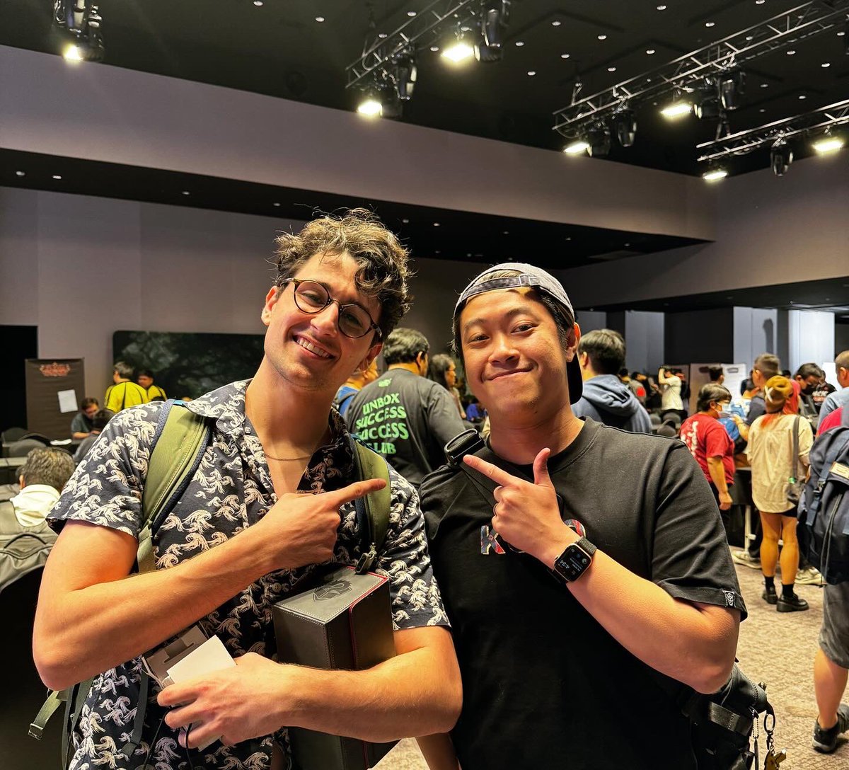 iTrvisw's tweet image. So glad to have met Sam at Calling: Taipei. Easily one of the best FAB content creators out there! #threefloating