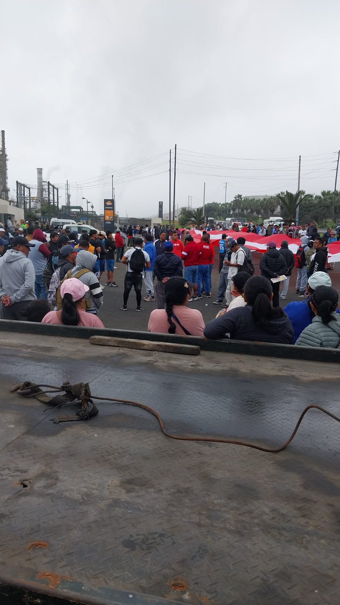 juanjosesi47271's tweet photo. @FrenteDefensaPE @Repsol Pescadores en lucha...!!nos más abusos,atropellos,de parte de está transnacional española que se mofa de las autoridades peruanas.
@pcmperu
@MINPRODUCCION
@OEFAperu
@FrenteDefensaPE
@canalN_
#HAZTECARGOREPSOL
#COMPENSACIONJUSTA https://t.co/t8VpwAJsBs