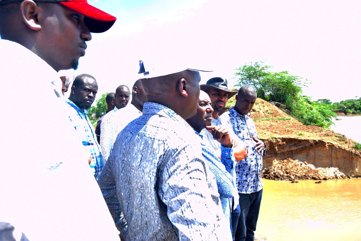 TardaKE's tweet image. TARDA HOSTS PRINCIPAL SECRETARIES TO ASSESS PROGRESS OF TDIP PROJECT 

1. @TardaKE was honoured to host P.S. State Dept. for ASALs &amp;amp; Regional Development @regional_dev Mr. Harsama Kello @harsama_kello &amp;amp; P.S. State Department for Roads Eng. Joseph Mbugua today at the #TDIP Project