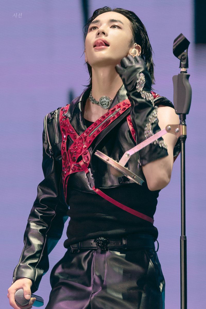 231022 #StrayKids #스트레이키즈 #현진 #Hyunjin 
우리 집 족제비 땀이 많아요ʕ̢̣̣̣̣̩̩̩̩·͡˔·ོɁ̡̣̣̣̣̩̩̩̩💦