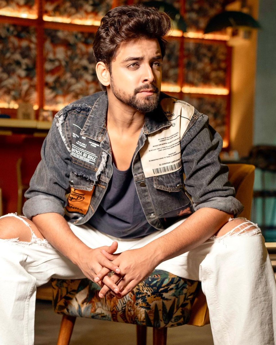 SamarthAes22111's tweet photo. Hottie and Handsome boy 🔥😍
Uff 🔥 New photo shoot ❤️
#SamarthJurel #Maitree #HarshPandit https://t.co/X2Dt2chDZd