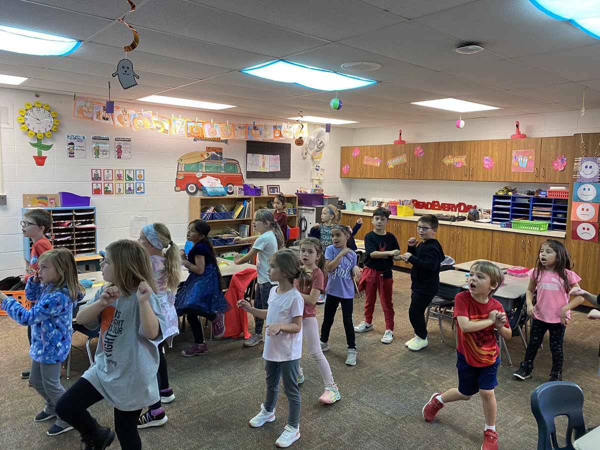 MrsHarrison1st's tweet photo. Exercise day!! @MrsHarrison1st @PtoView https://t.co/KA1PTehoNU