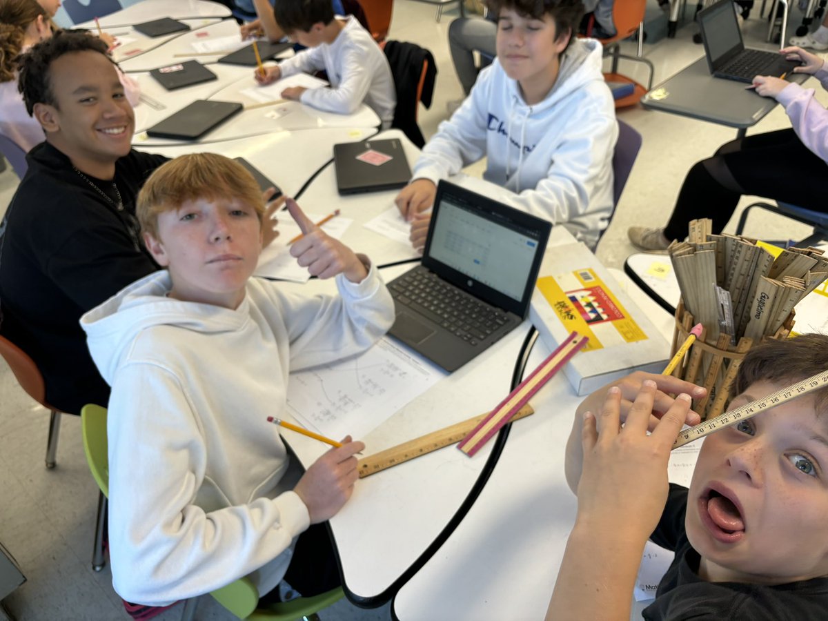 We love review stations! No better way to check for understanding than to work together <a href="/JaclynScotto/">Jaclyn Scotto</a> <a href="/ThompsonMSpride/">Brian Currie</a>