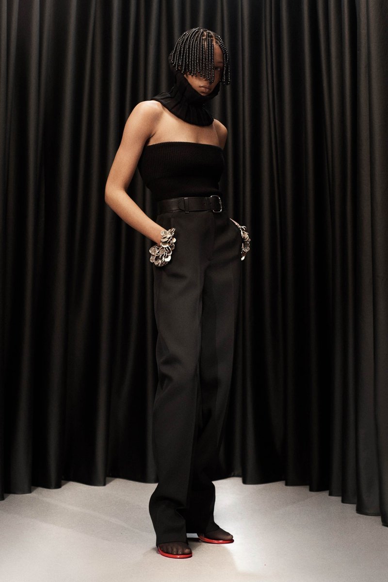 kendam_com's tweet image. Alexander Wang Resort 2024 collection lookbook (31 outfits) kendam.com/news/lookbooks…

#AlexanderWang #Resort2024 #Lookbooks #Fashion #Kendam