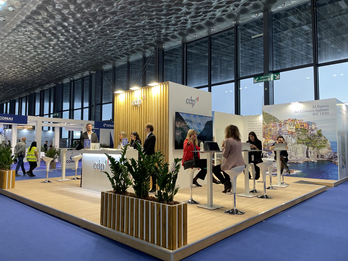 GruppoCDP's tweet image. Da oggi fino al 26 ottobre siamo a #Genova per la 40ª assemblea annuale @comuni_anci. #Entilocali e Istituzioni potranno incontrare gli esperti CDP per approfondire prodotti e soluzioni di finanziamento.

Scopri di più: bit.ly/CDP_AssembleaA…
#ANCI2023
