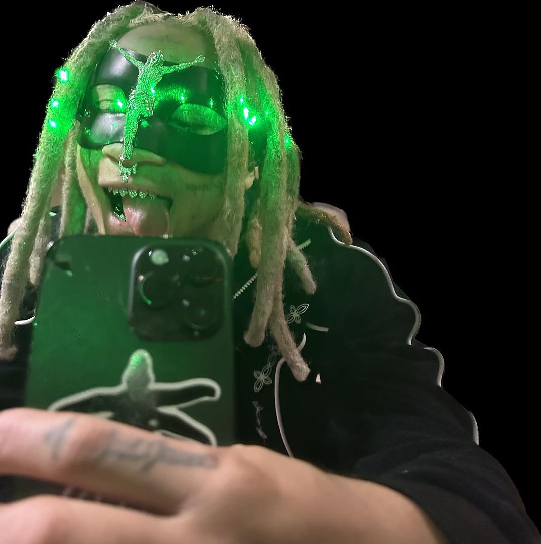 trippieredd's tweet photo. https://t.co/yLTfk7PYNR