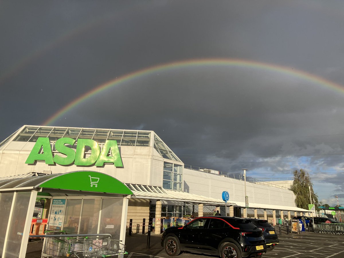 Owls_adventures's tweet photo. Lovely double Rainbow @asda Wallington after a quick rain shower and walk in @BeddingtonPark https://t.co/eKJAcP2TVl