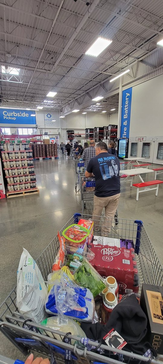 PsZafra's tweet photo. Man @SamsClub La Habra exit line is long. Just when you think scan and go saves you time. ... https://t.co/YPr2NODmMc