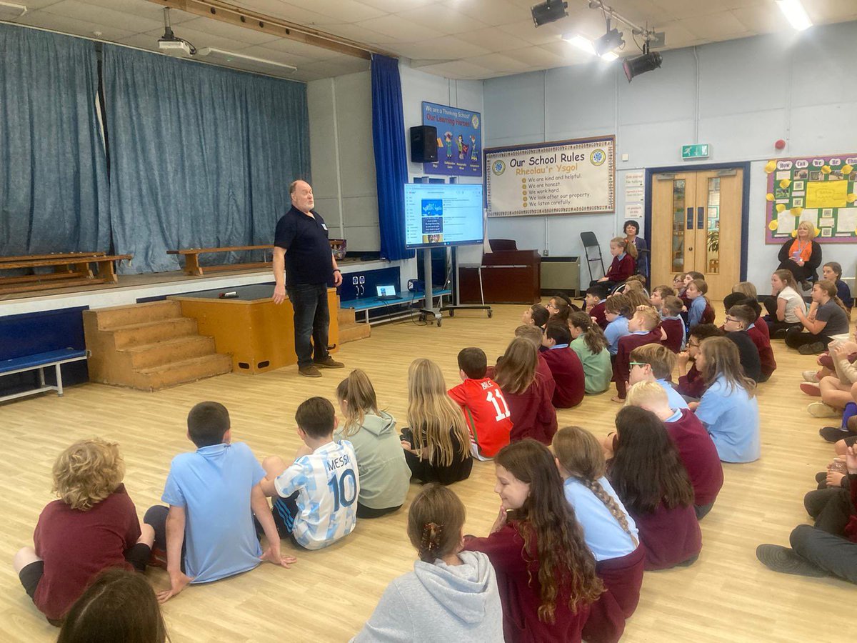 whitchurchprm's tweet photo. Year 6 learning lifesaving skills in a workshop given by New Directions. #WPSY6 @ndeducation https://t.co/kEQm7aDOBh